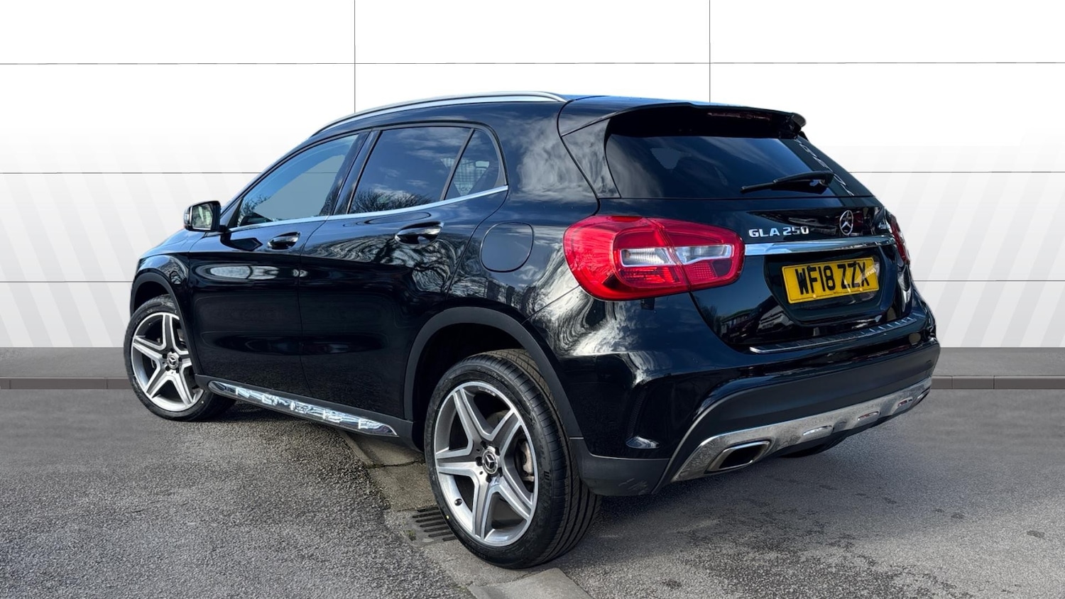 Used Mercedes-Benz GLA 2018 for sale - 77901432: Photo 2