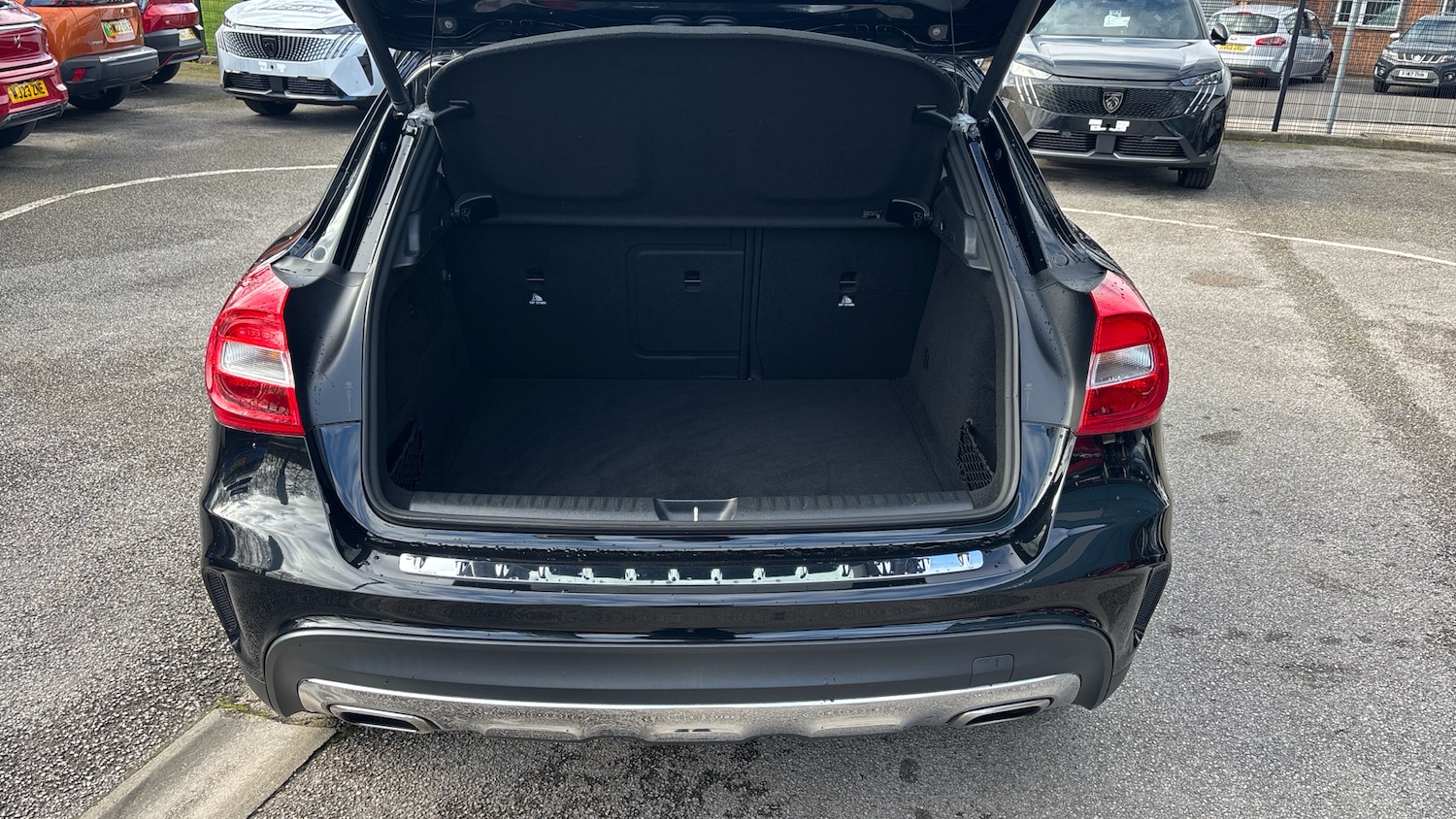 Used Mercedes-Benz GLA 2018 for sale - 77901432: Photo 4