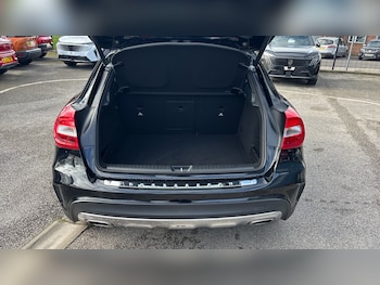Used Mercedes-Benz GLA 2018 for sale - 77901432: Photo