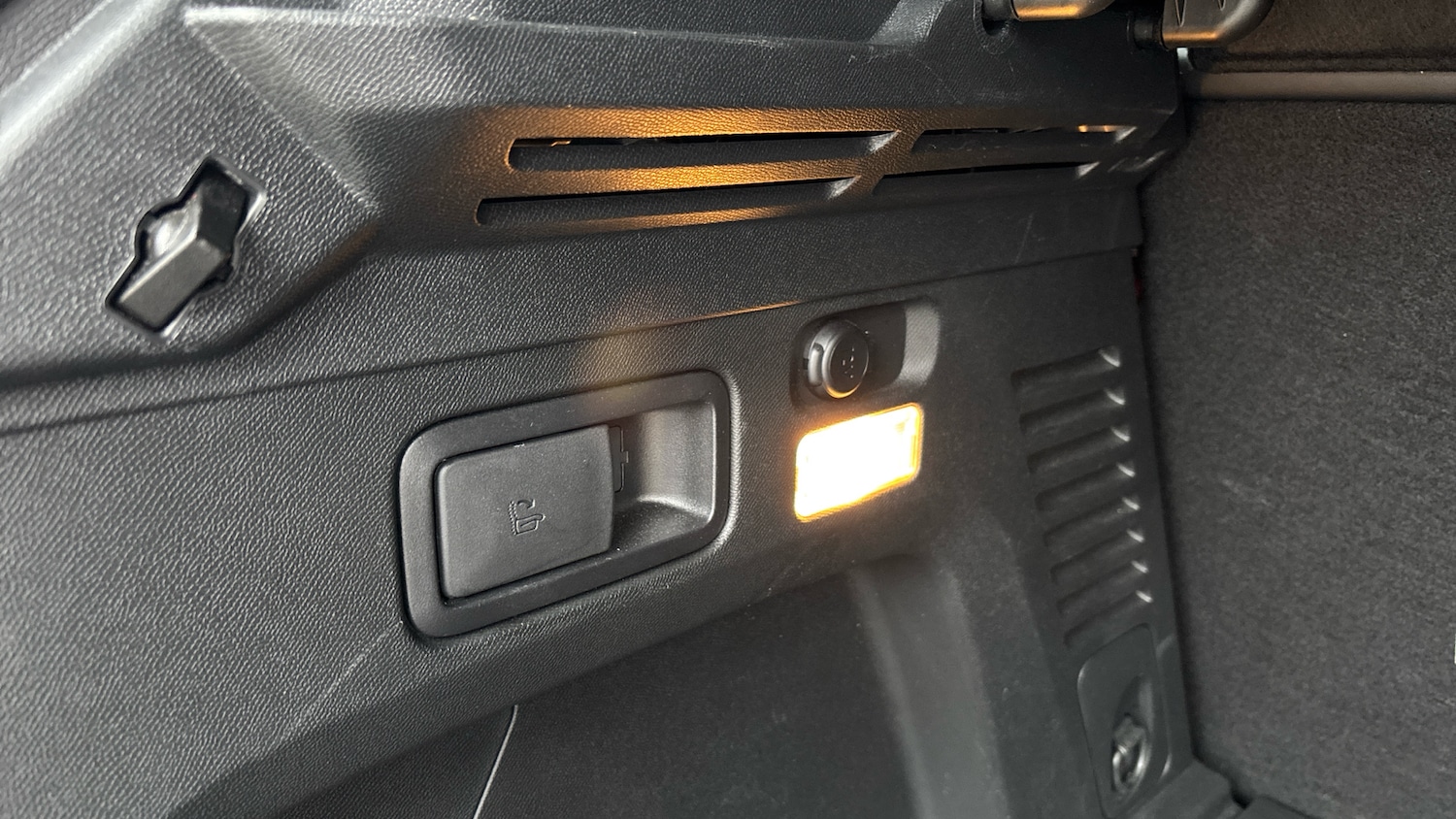 Used Peugeot 3008 2022 for sale - 77282953: Photo 21