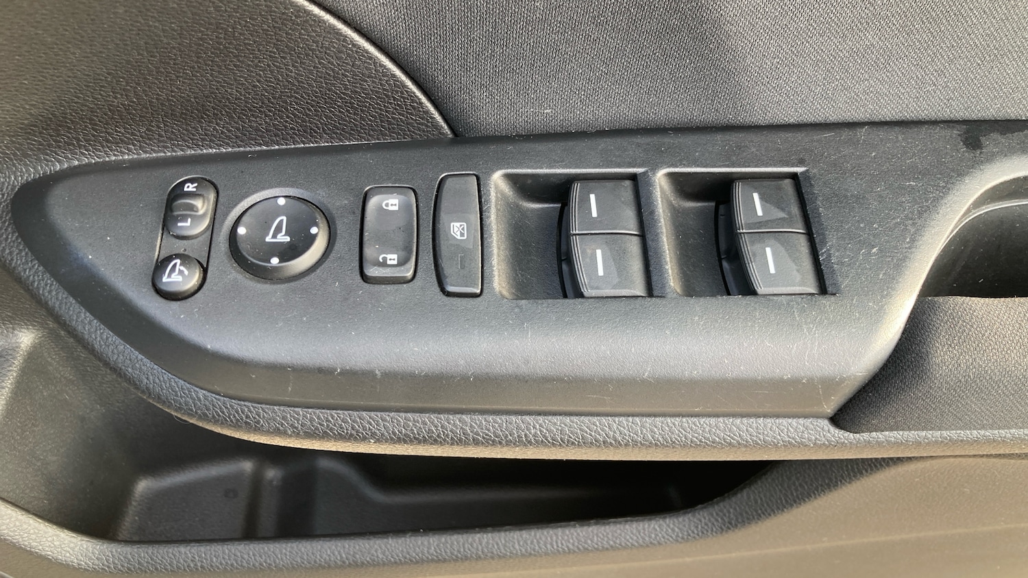 Used Honda Civic 2018 for sale - 76493697: Photo 30