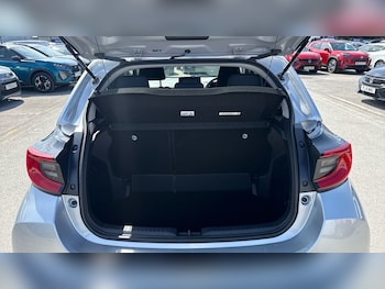 Used Toyota Yaris 2021 for sale - 79369640: Photo
