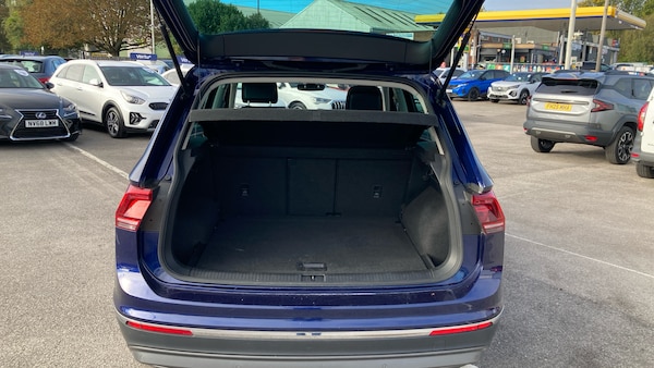 Used Volkswagen Tiguan 2017 for sale - 76207655: Photo 4