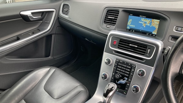 Used Volvo V60 2016 for sale - 76253109: Photo 14