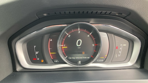 Used Volvo V60 2016 for sale - 76253109: Photo 18