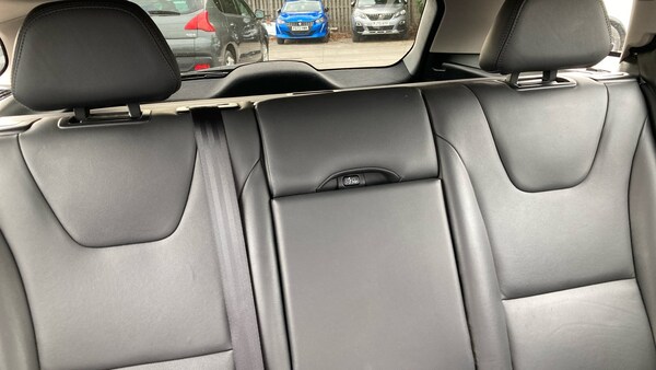 Used Volvo V60 2016 for sale - 76253109: Photo 31