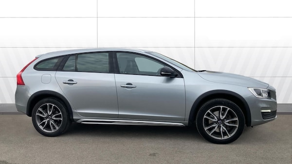 Used Volvo V60 2016 for sale - 76253109: Photo 5