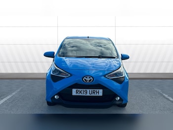 Used Toyota AYGO 2019 for sale - 76045942: Photo 3