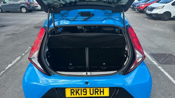 Used Toyota AYGO 2019 for sale - 76045942: Photo 4
