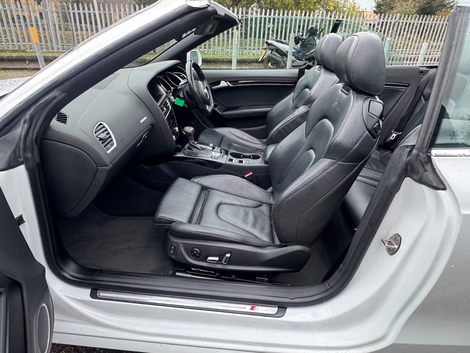 Used Audi A5 Cabriolet 2014 for sale - 76552101: Photo 15