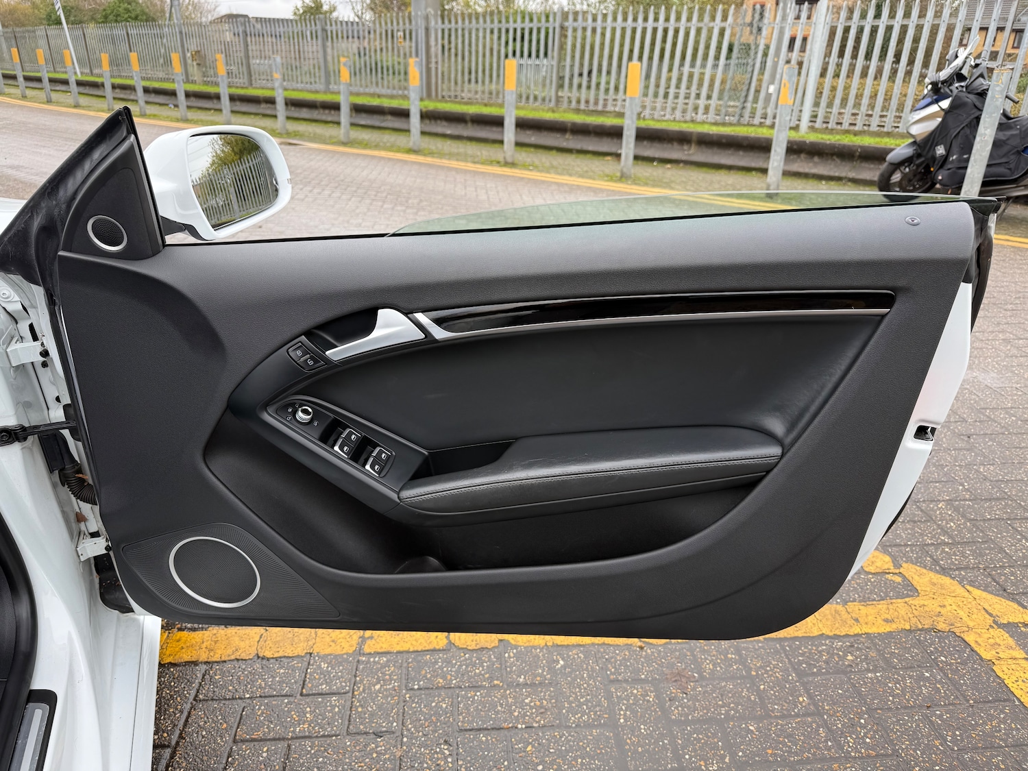 Used Audi A5 Cabriolet 2014 for sale - 76552101: Photo 39