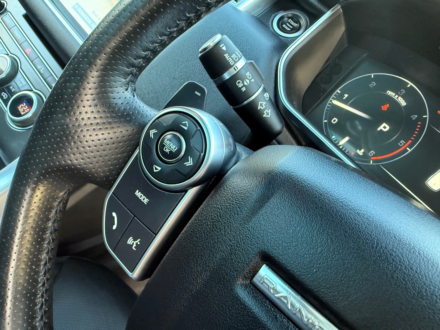 Used Land Rover Range Rover Sport 2015 for sale - 76638006: Photo 36