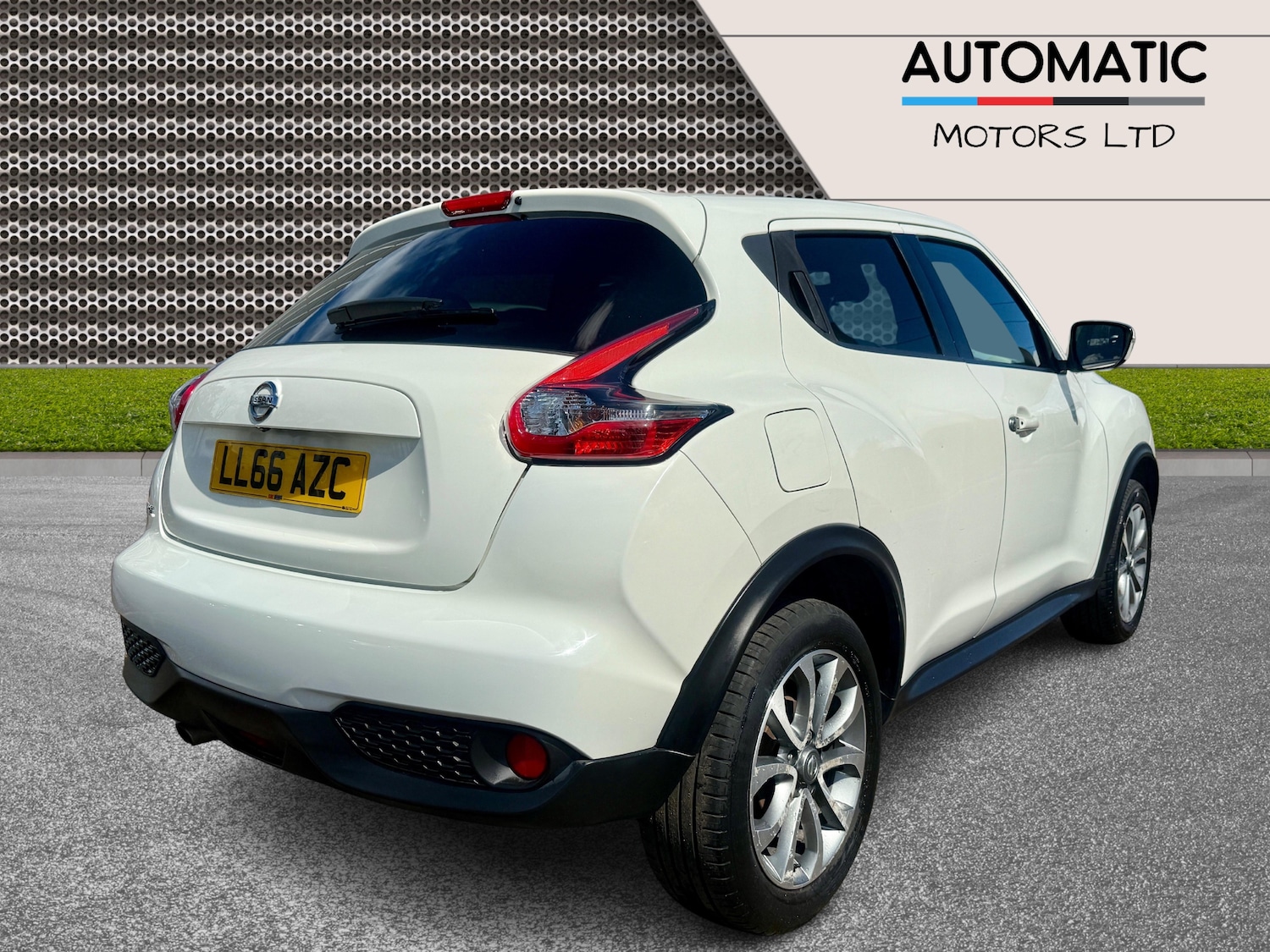 Used Nissan Juke 2017 for sale - 76181961: Photo 2
