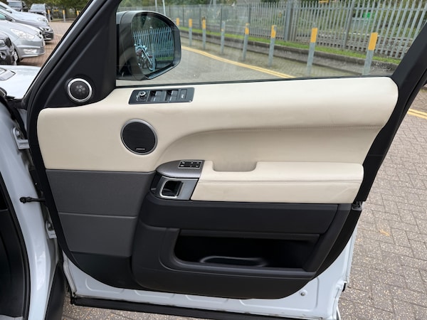 Used Land Rover Range Rover Sport 2015 for sale - 76149174: Photo 44