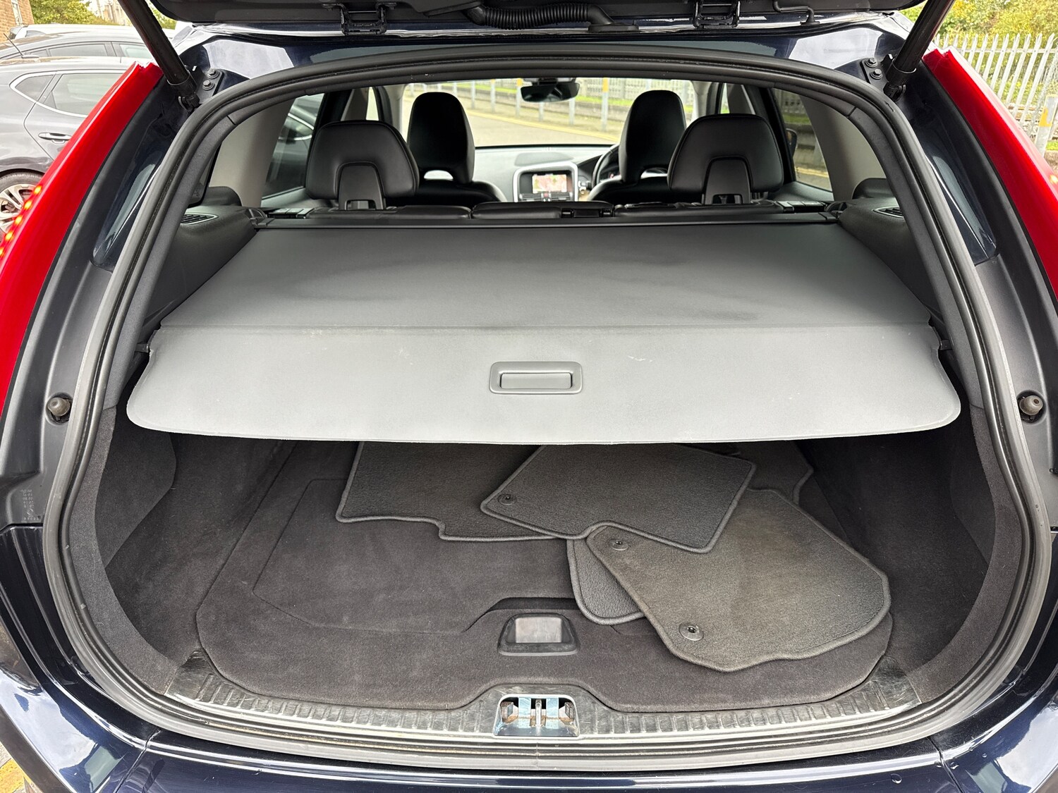 Used Volvo XC60 2017 for sale - 75924693: Photo 25