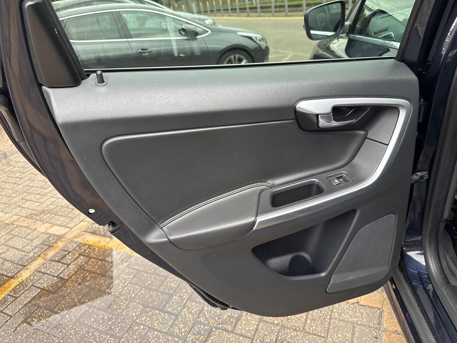 Used Volvo XC60 2017 for sale - 75924693: Photo 37