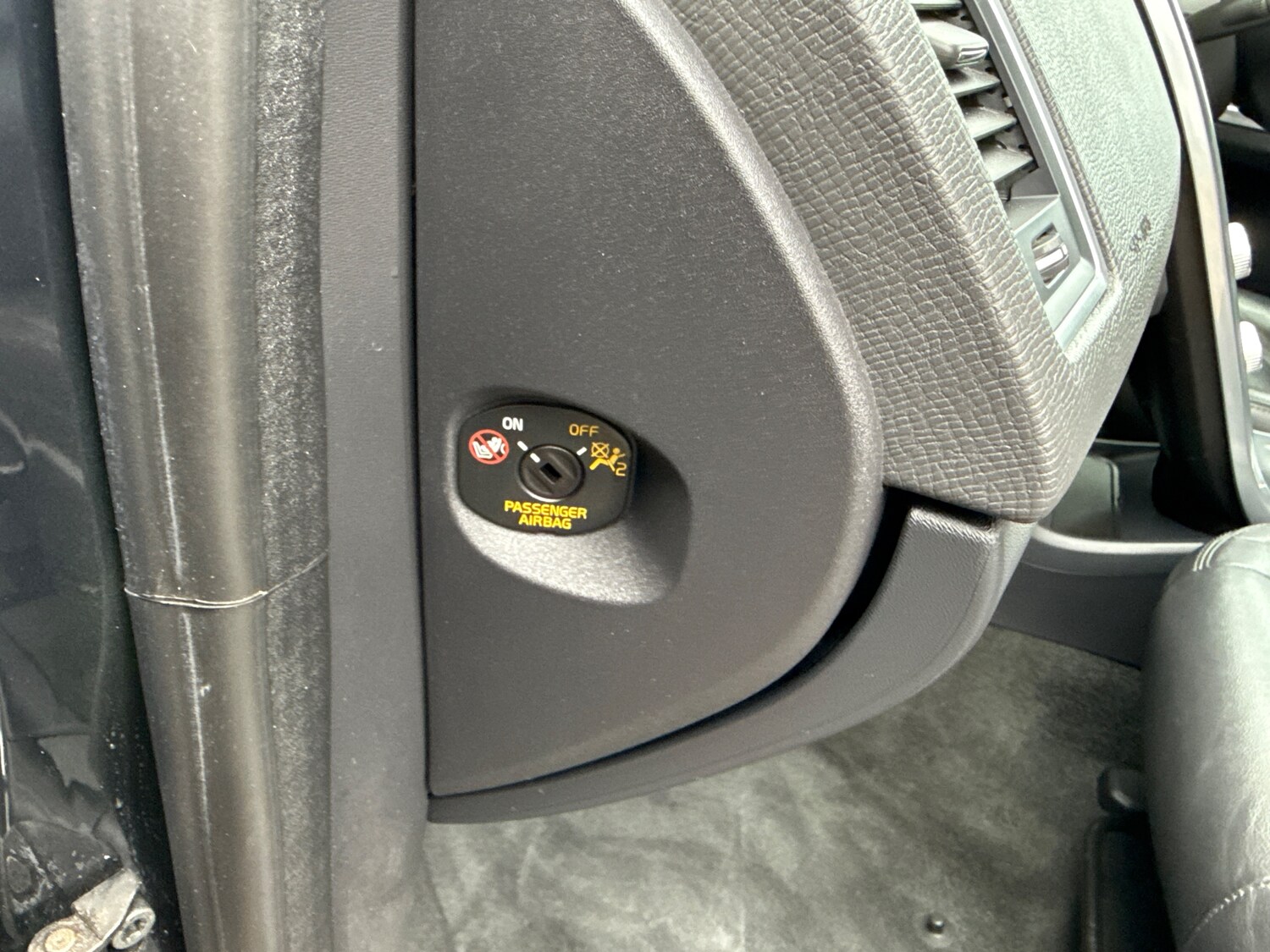 Used Volvo XC60 2017 for sale - 75924693: Photo 43