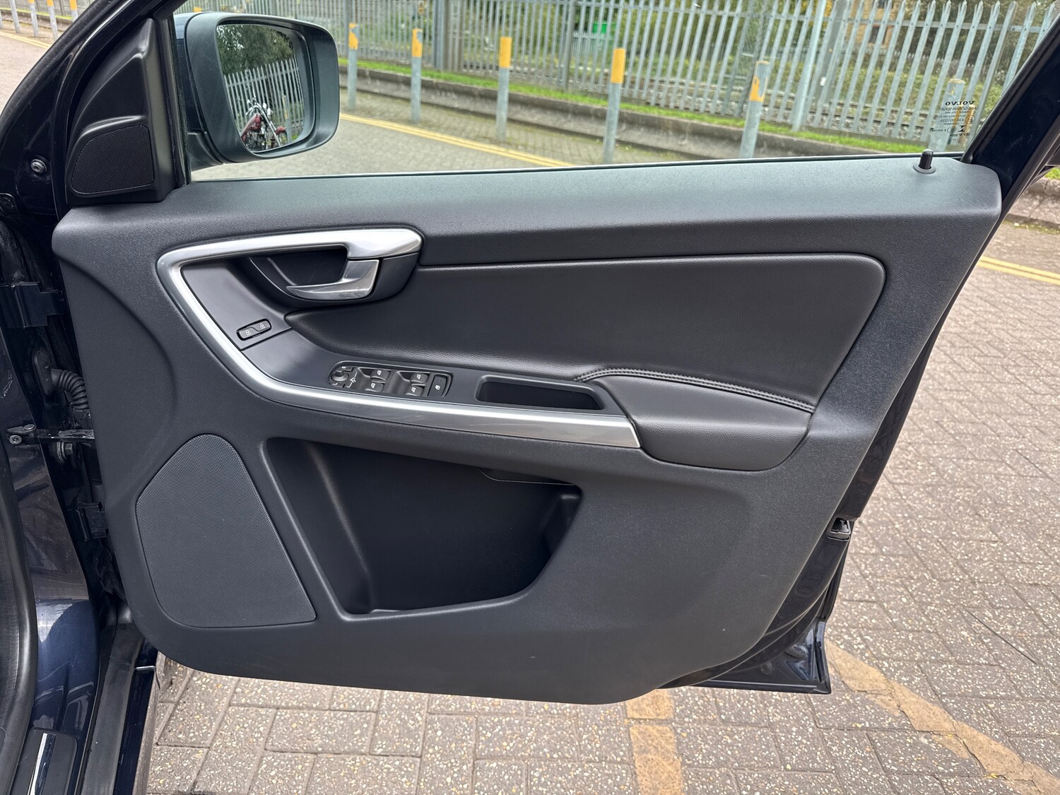 Used Volvo XC60 2017 for sale - 75924693: Photo 49