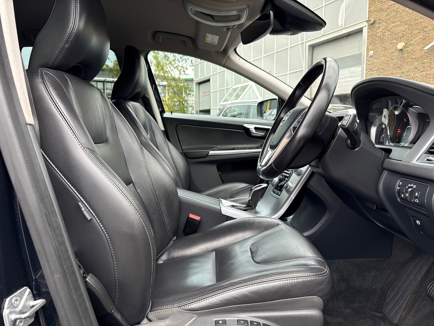 Used Volvo XC60 2017 for sale - 75924693: Photo 55