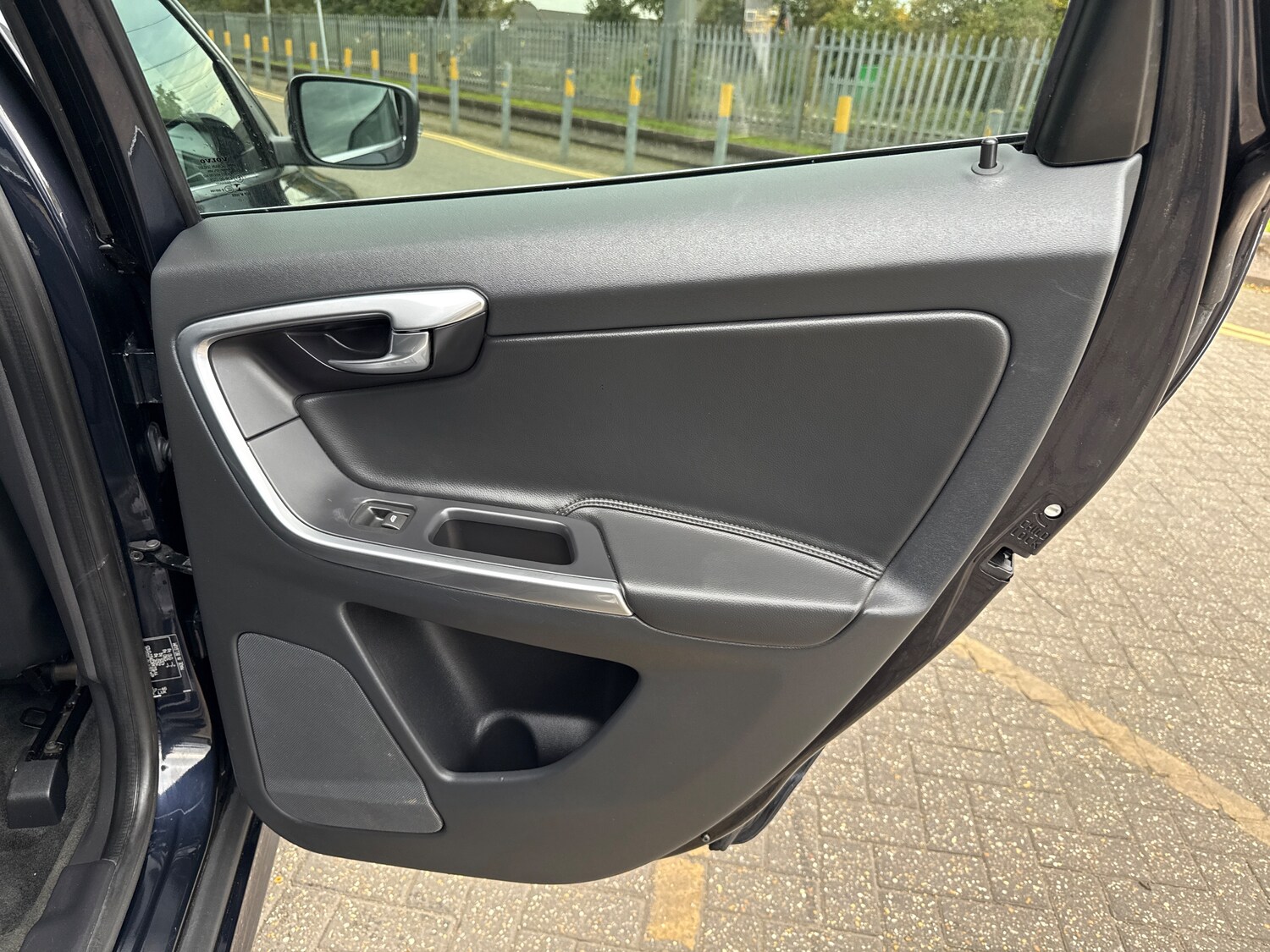 Used Volvo XC60 2017 for sale - 75924693: Photo 56