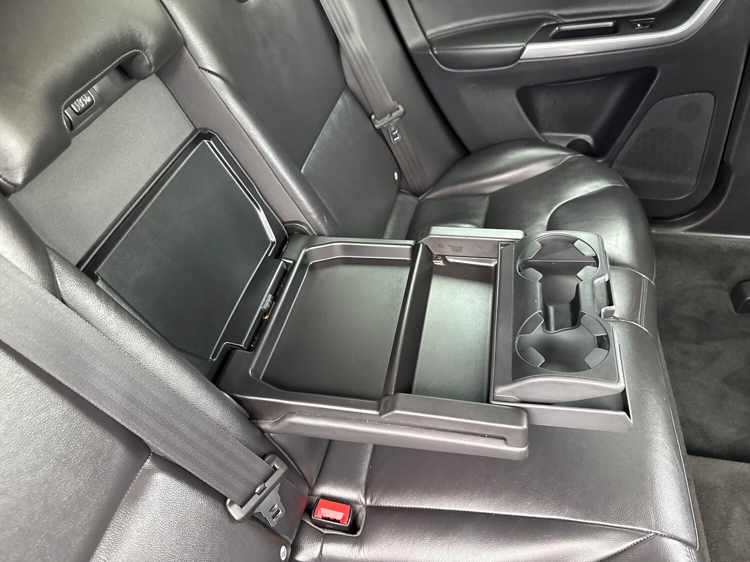 Used Volvo XC60 2017 for sale - 75924693: Photo 61