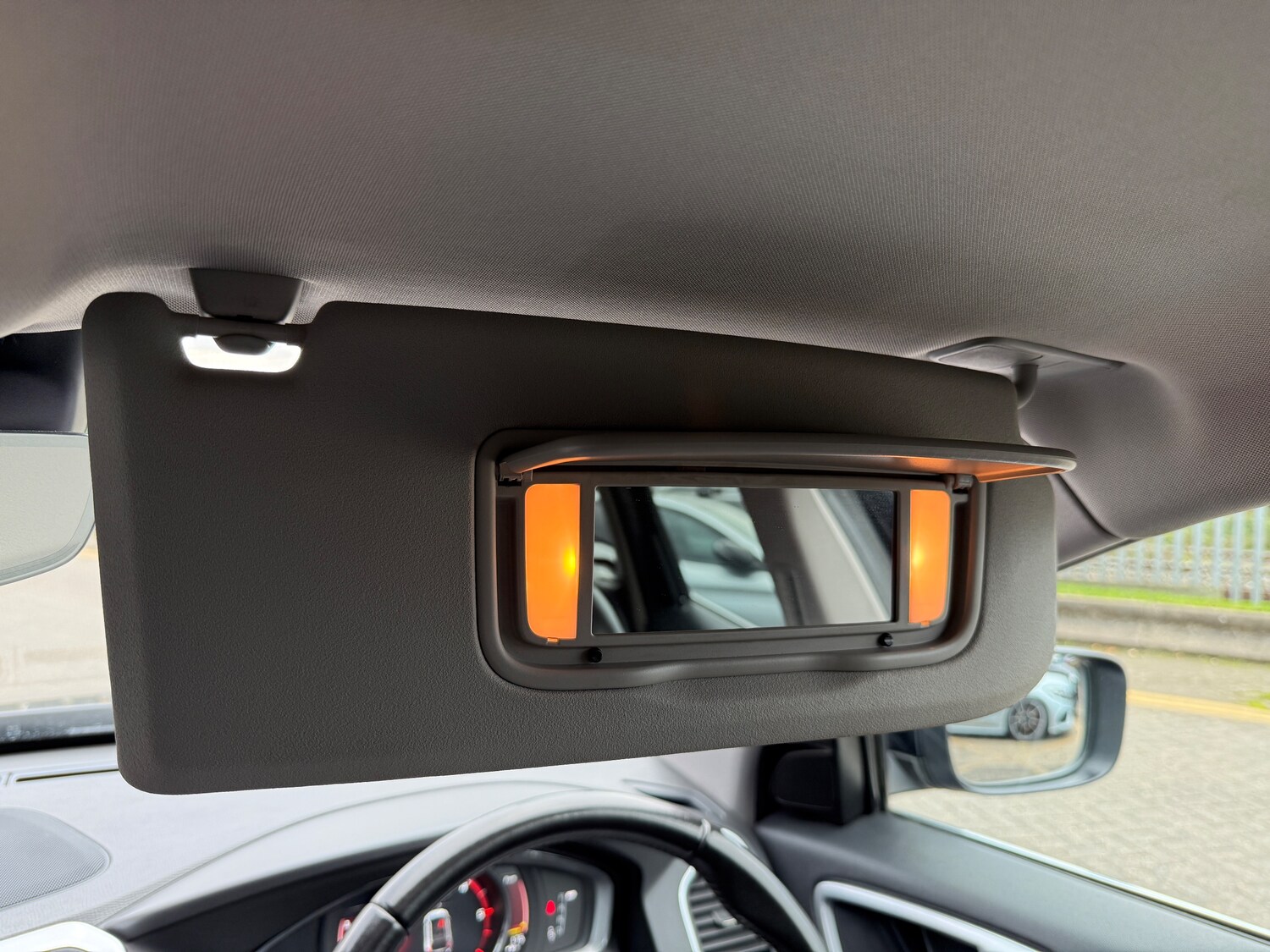 Used Volvo XC60 2017 for sale - 75924693: Photo 70