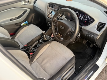 Used Hyundai i20 2017 for sale - 79543705: Photo