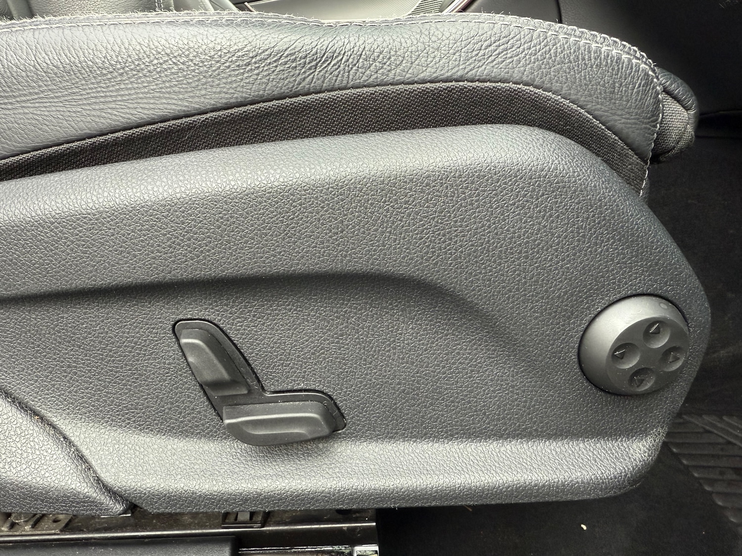 Used Mercedes-Benz EQC 2020 for sale - 76750883: Photo 47