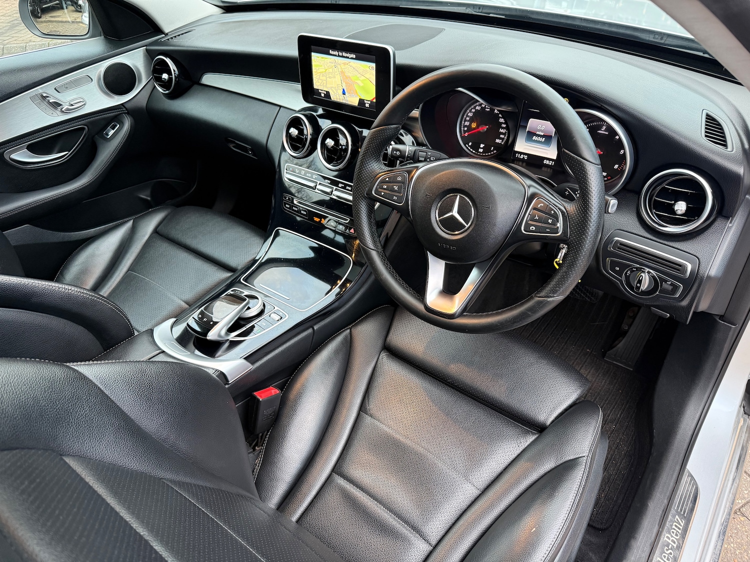 Used Mercedes-Benz C Class 2014 for sale - 76552104: Photo 48