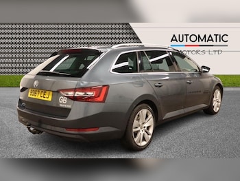 Used Skoda Superb 2017 for sale - 76362282: Photo