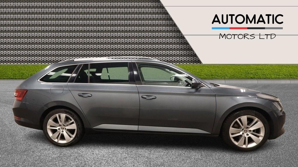 Used Skoda Superb 2017 for sale - 76362282: Photo 4