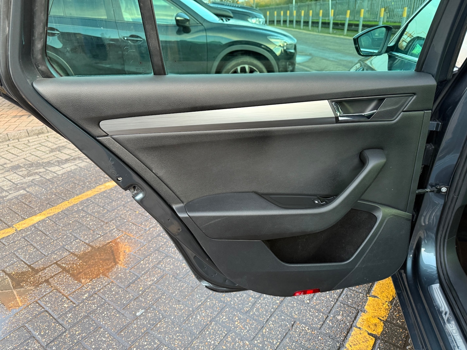 Used Skoda Superb 2017 for sale - 76362282: Photo 42