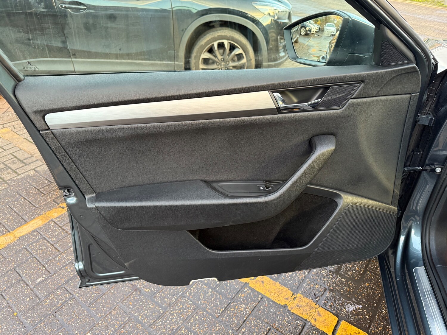 Used Skoda Superb 2017 for sale - 76362282: Photo 43