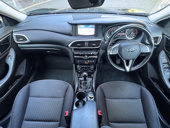 Used Infiniti Q30 2016 for sale - 75361288: Photo