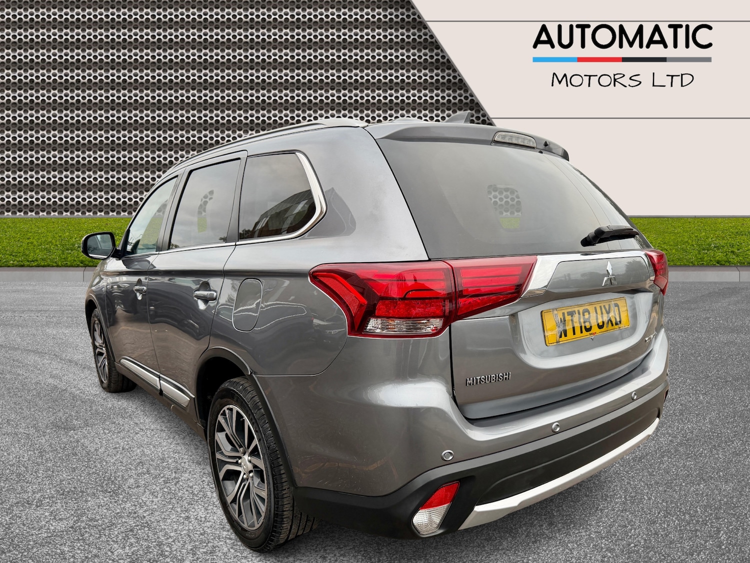 Used Mitsubishi Outlander 2018 for sale - 77872252: Photo 2