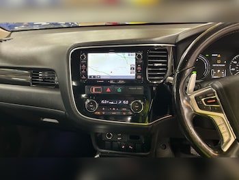 Used Mitsubishi Outlander 2017 for sale - 79156347: Photo