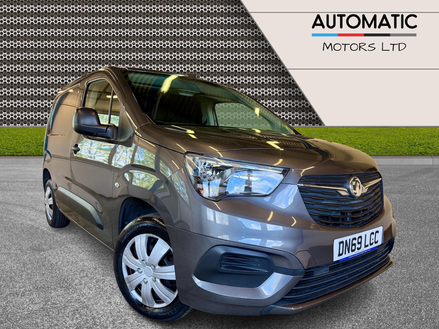 Used Vauxhall Combo 2019 for sale - 75361315: Photo 1