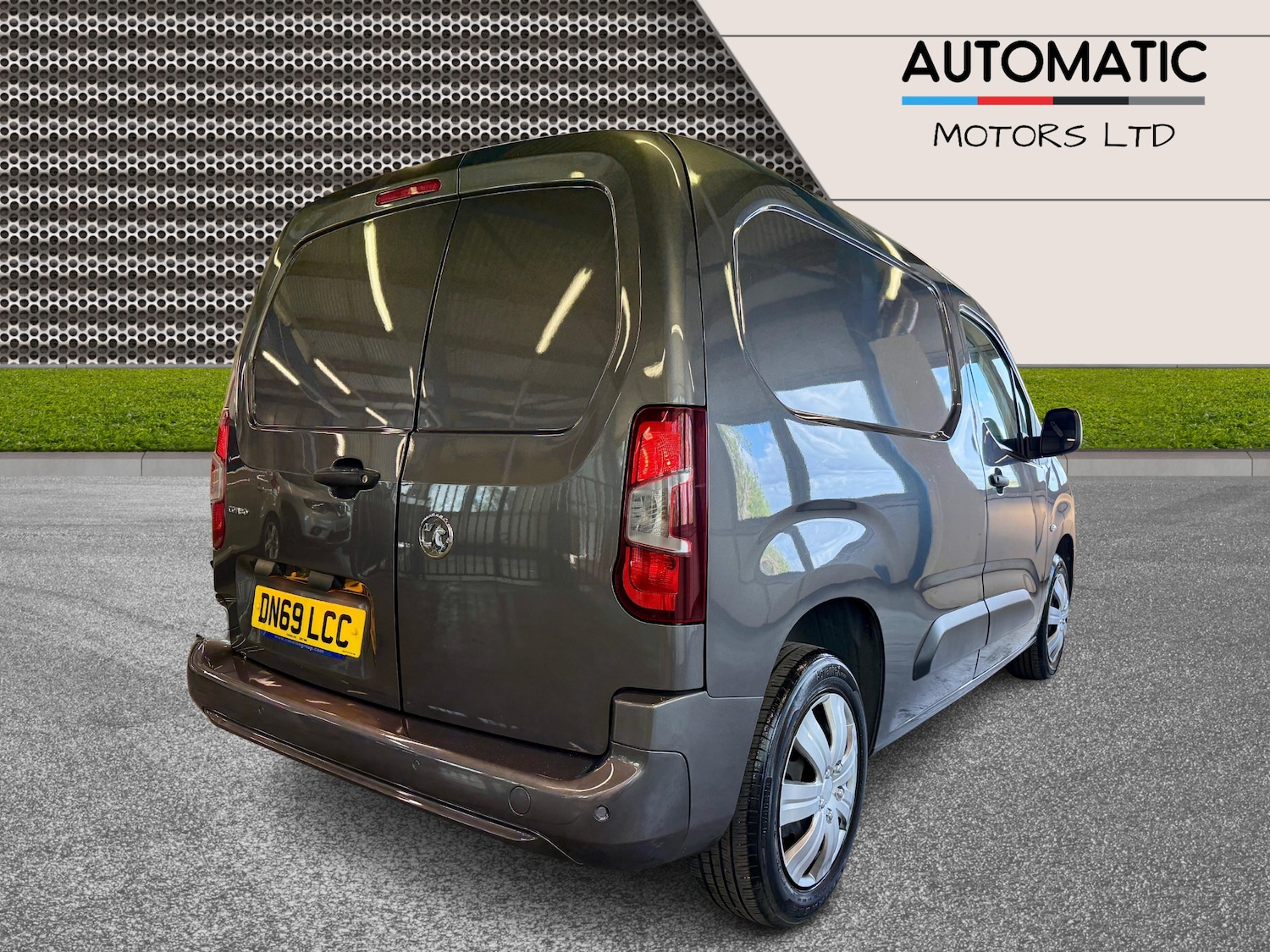 Used Vauxhall Combo 2019 for sale - 75361315: Photo 2