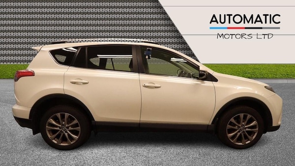 Used Toyota RAV4 2017 for sale - 76317413: Photo 8