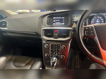 Used Volvo V40 2015 for sale - 78789418: Photo