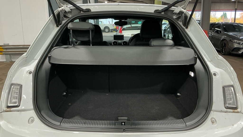 Used Audi A1 2013 for sale - 76609391: Photo 11