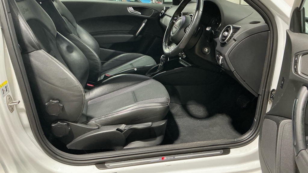 Used Audi A1 2013 for sale - 76609391: Photo 3