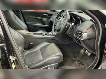 Used Jaguar XE 2017 for sale - 78484763: Photo