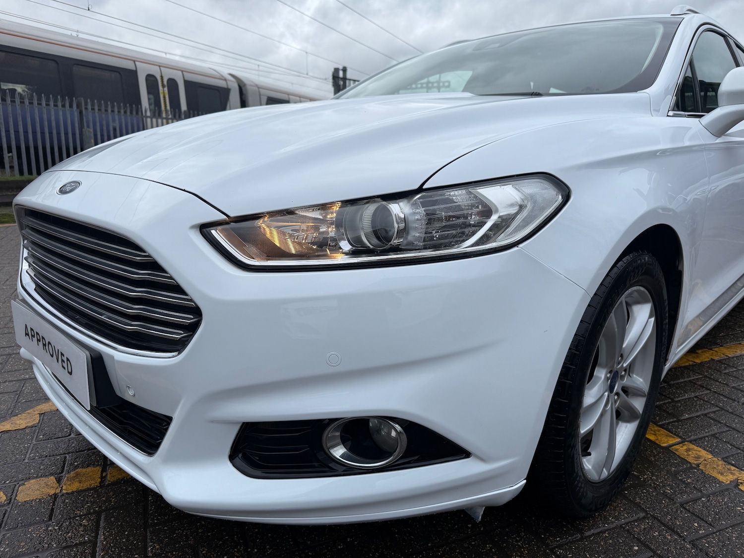 Used Ford Mondeo 2015 for sale - 76670489: Photo 12