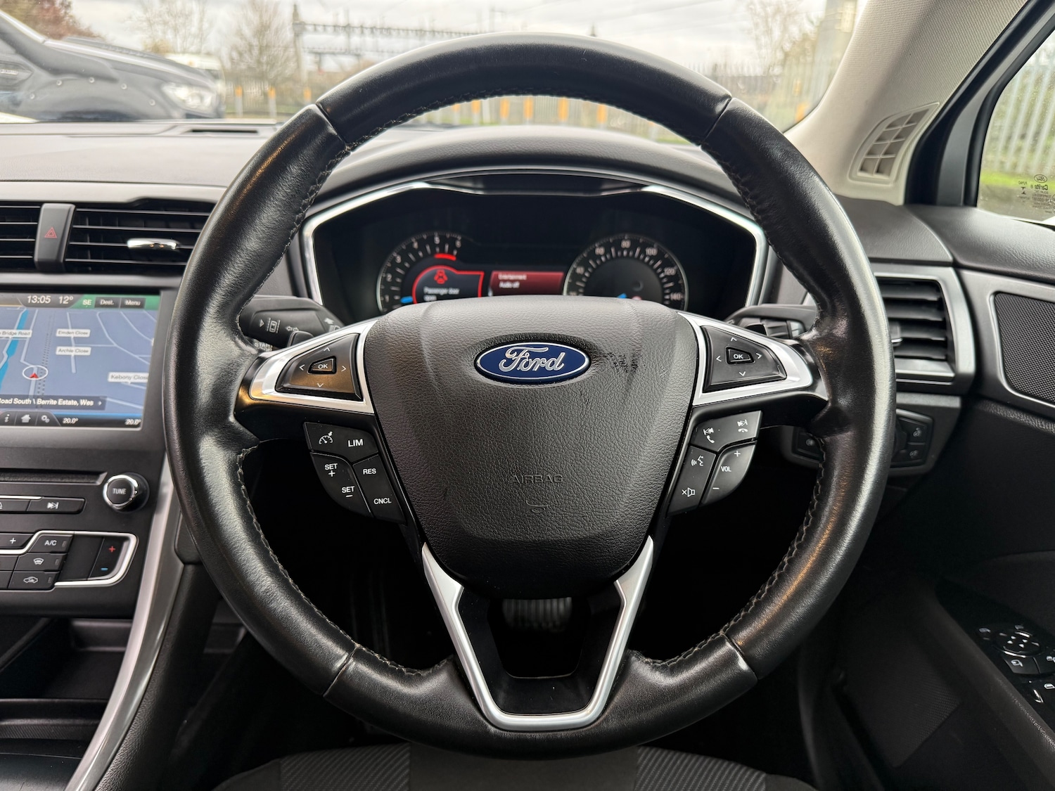 Used Ford Mondeo 2015 for sale - 76670489: Photo 21