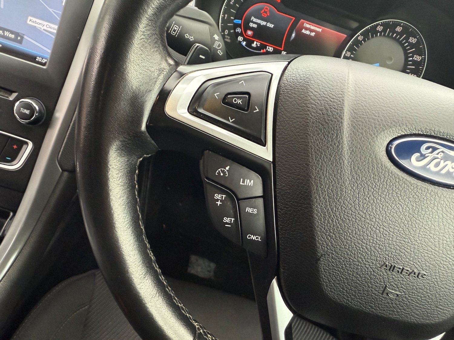 Used Ford Mondeo 2015 for sale - 76670489: Photo 25