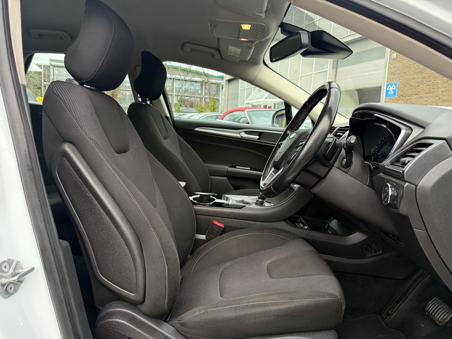 Used Ford Mondeo 2015 for sale - 76670489: Photo 32