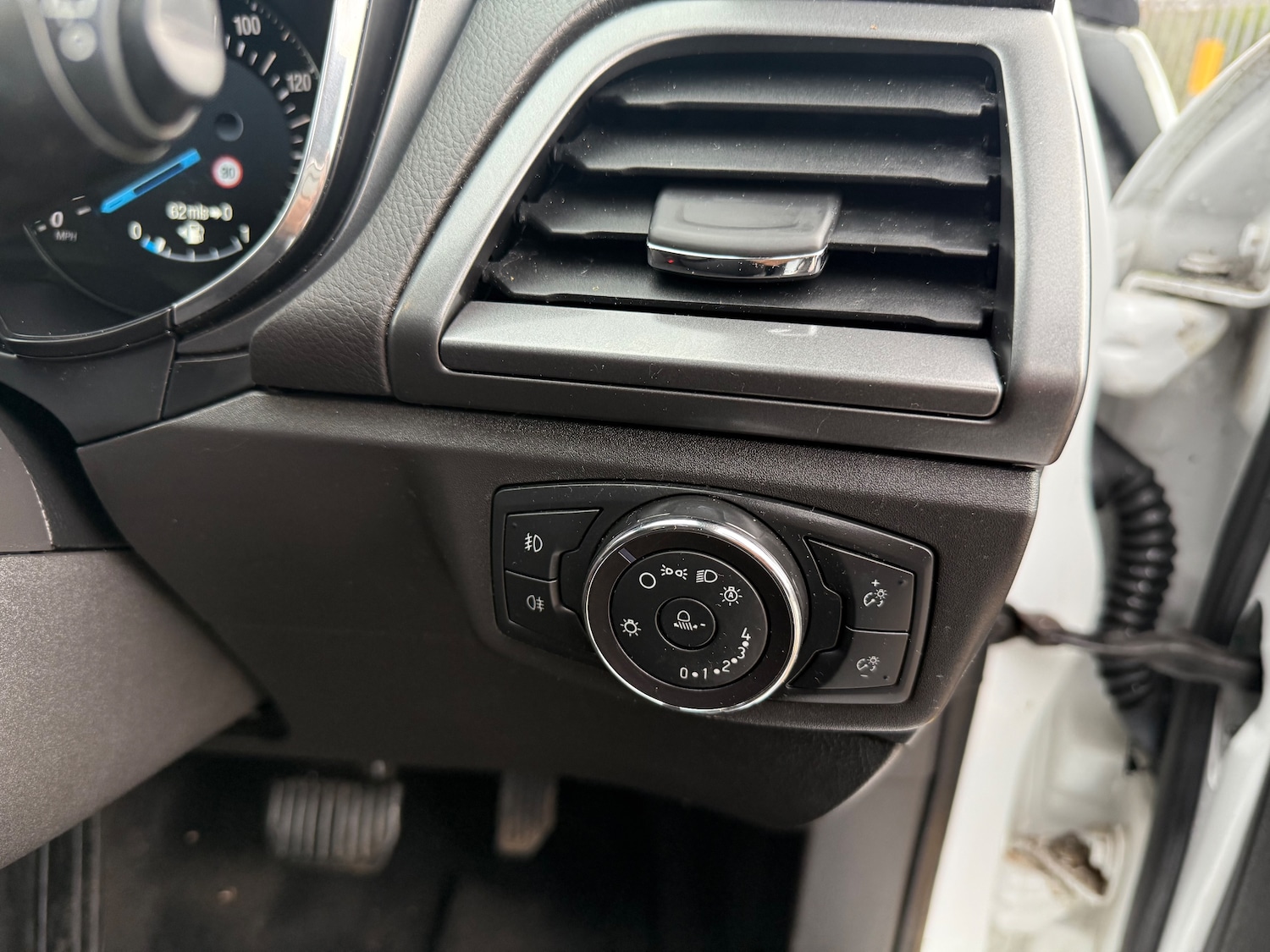 Used Ford Mondeo 2015 for sale - 76670489: Photo 37