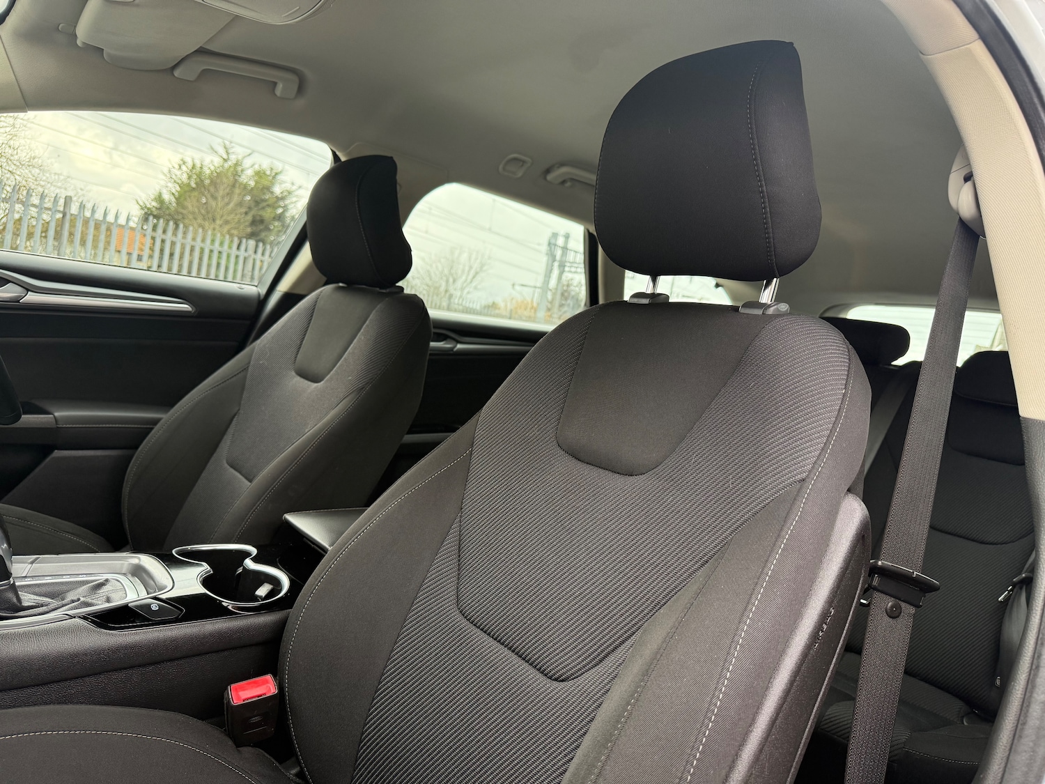 Used Ford Mondeo 2015 for sale - 76670489: Photo 48