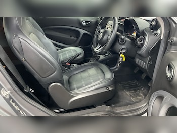 Used smart fortwo 2019 for sale - 78129191: Photo